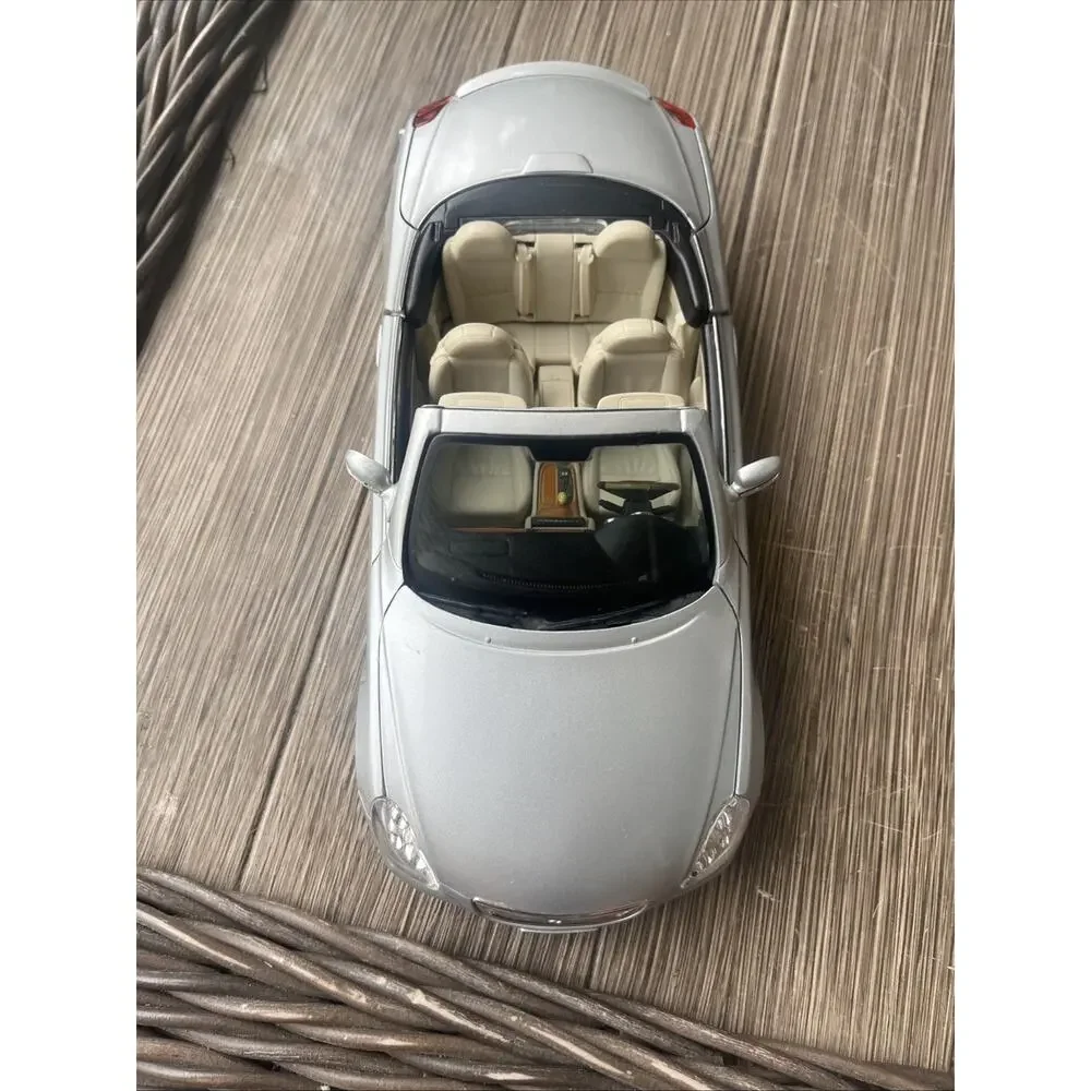Diecast Maisto Lexus SC 430 Special Edition 1:18 Scale